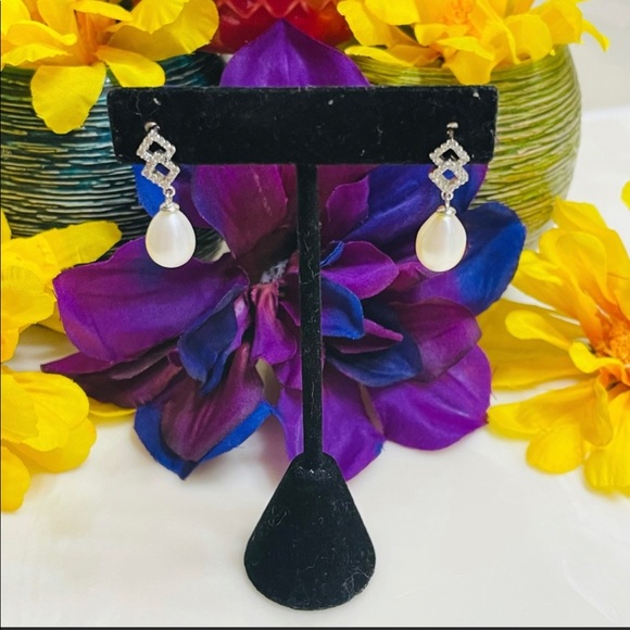 Cultured Fresh water pearl earrings - Picture 2 of 3